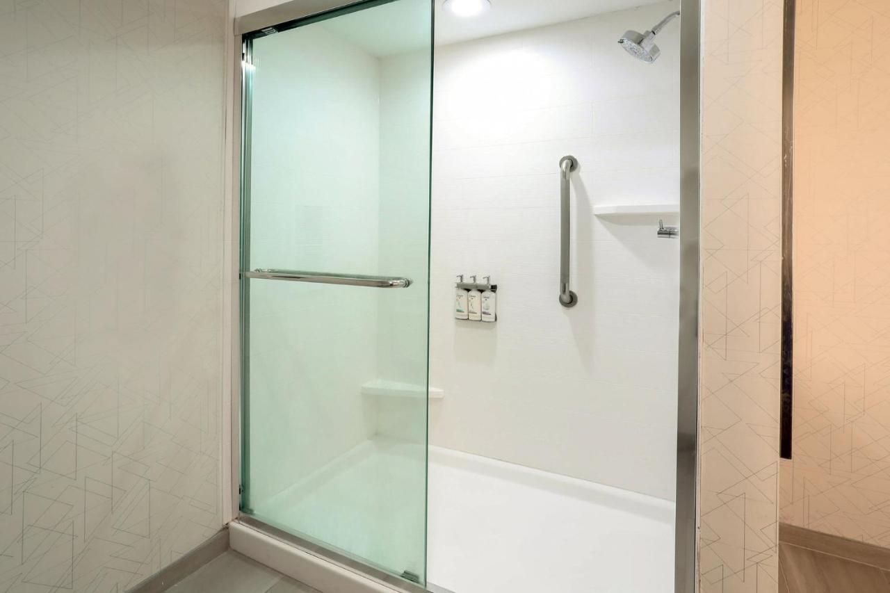Holiday Inn Express Hotel & Suites Dover By Ihg Exteriör bild